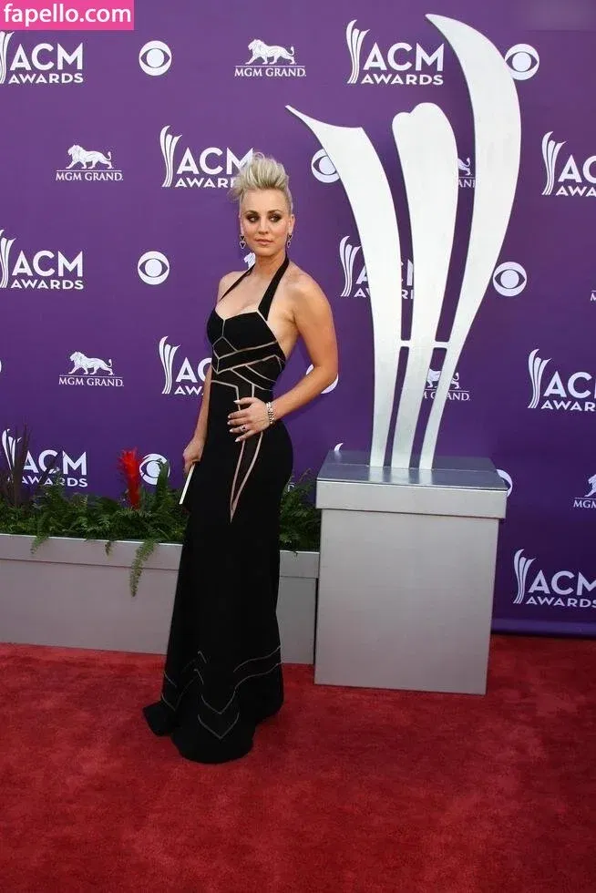 Kaley Cuoco Onlyfans Photo Gallery 