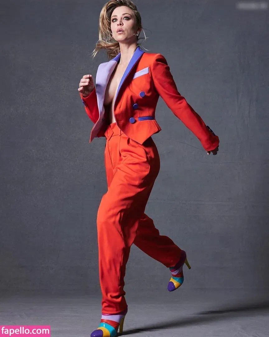 Kaley Cuoco Onlyfans Photo Gallery 