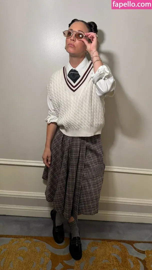 Kaley Cuoco Onlyfans Photo Gallery 