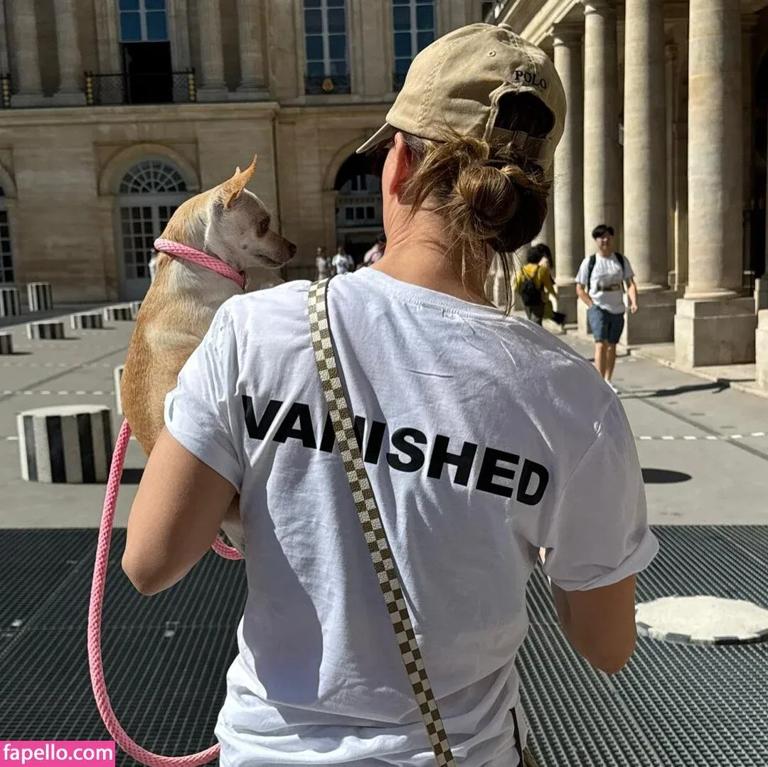 Kaley Cuoco Onlyfans Photo Gallery 