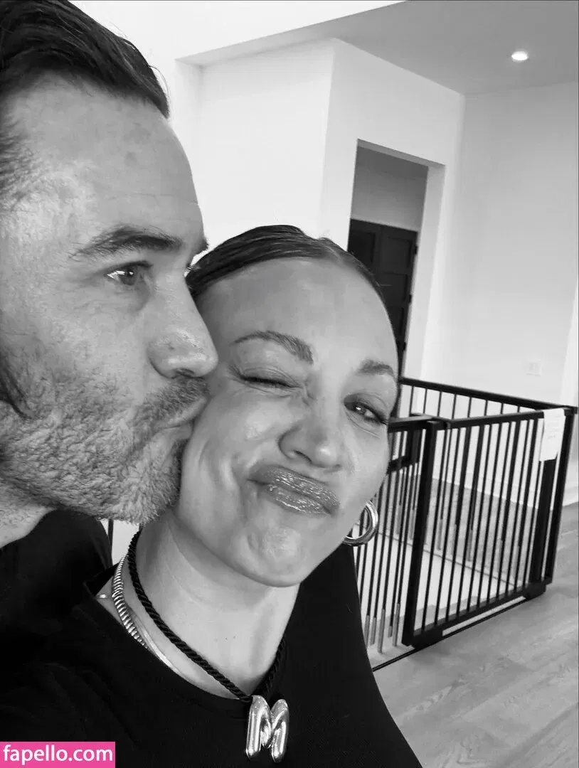 Kaley Cuoco Onlyfans Photo Gallery 