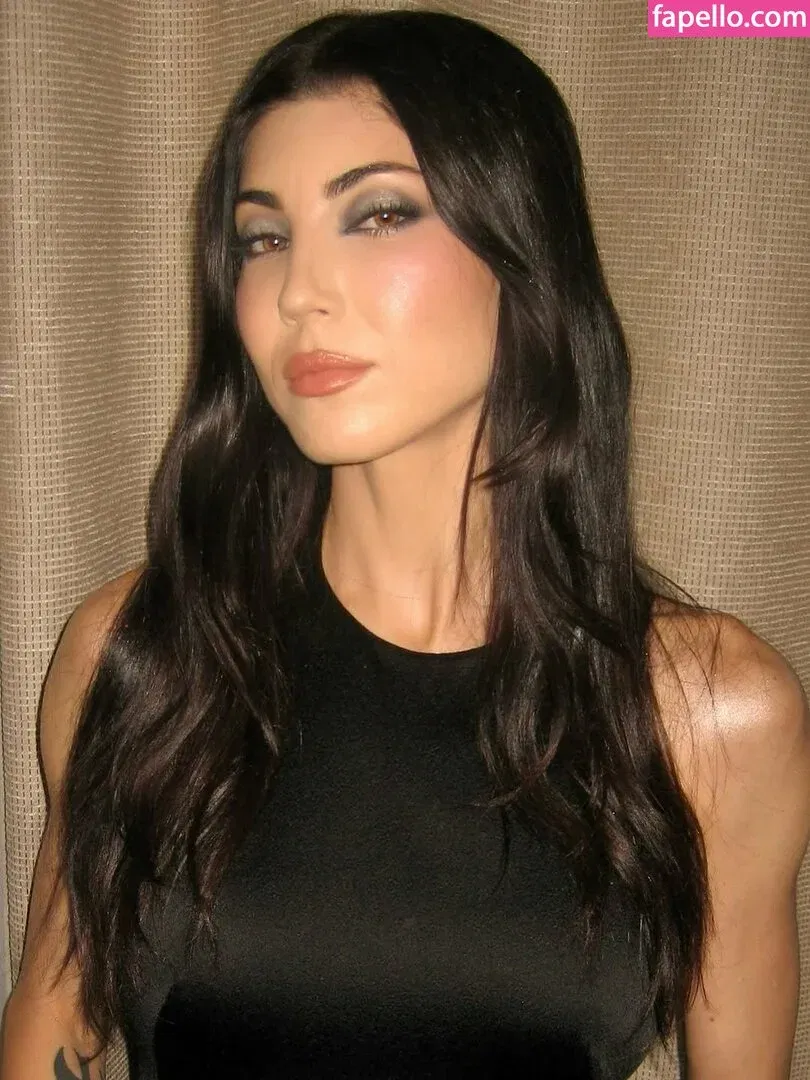 Kaley Cuoco Onlyfans Photo Gallery 