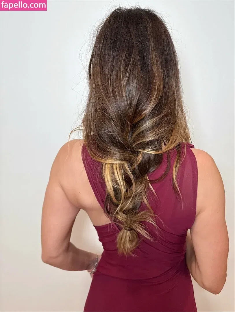 Kaley Cuoco Onlyfans Photo Gallery 