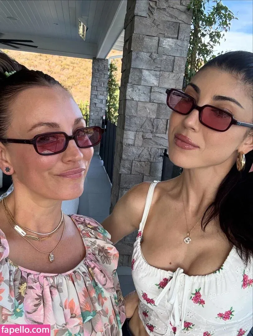 Kaley Cuoco Onlyfans Photo Gallery 