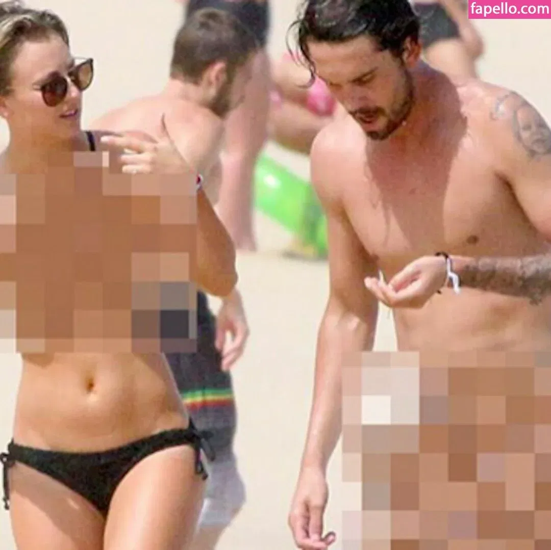 Kaley Cuoco Onlyfans Photo Gallery 