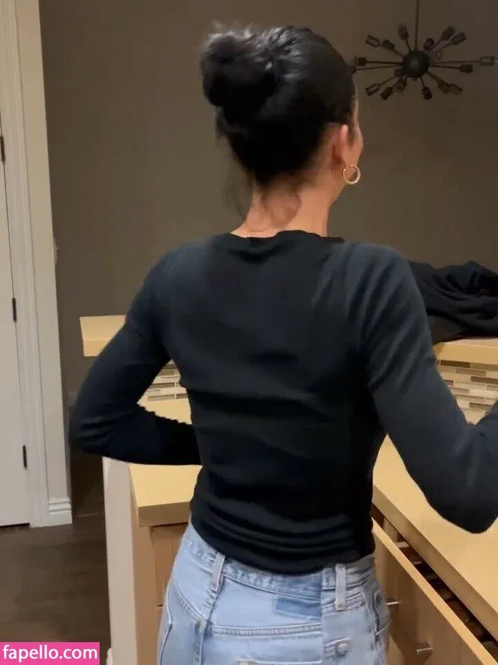 Kaley Cuoco Onlyfans Photo Gallery 