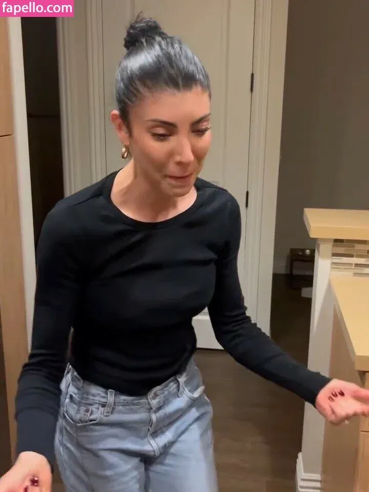 Kaley Cuoco Onlyfans Photo Gallery 