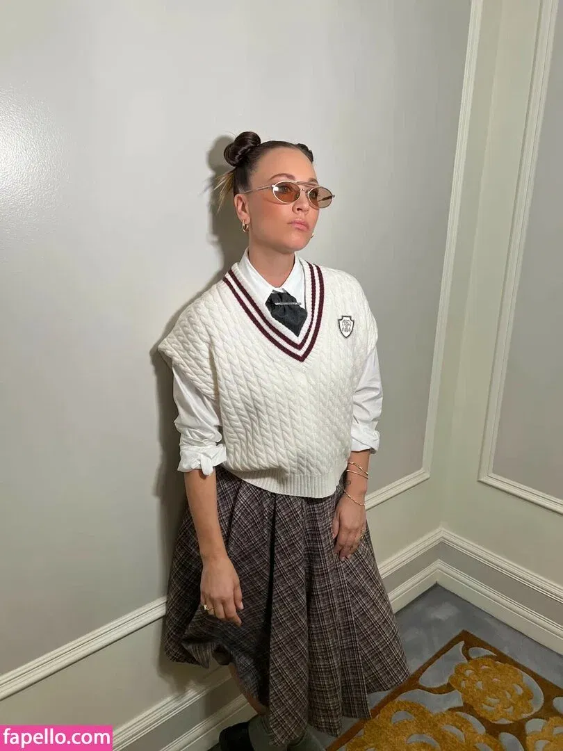 Kaley Cuoco Onlyfans Photo Gallery 