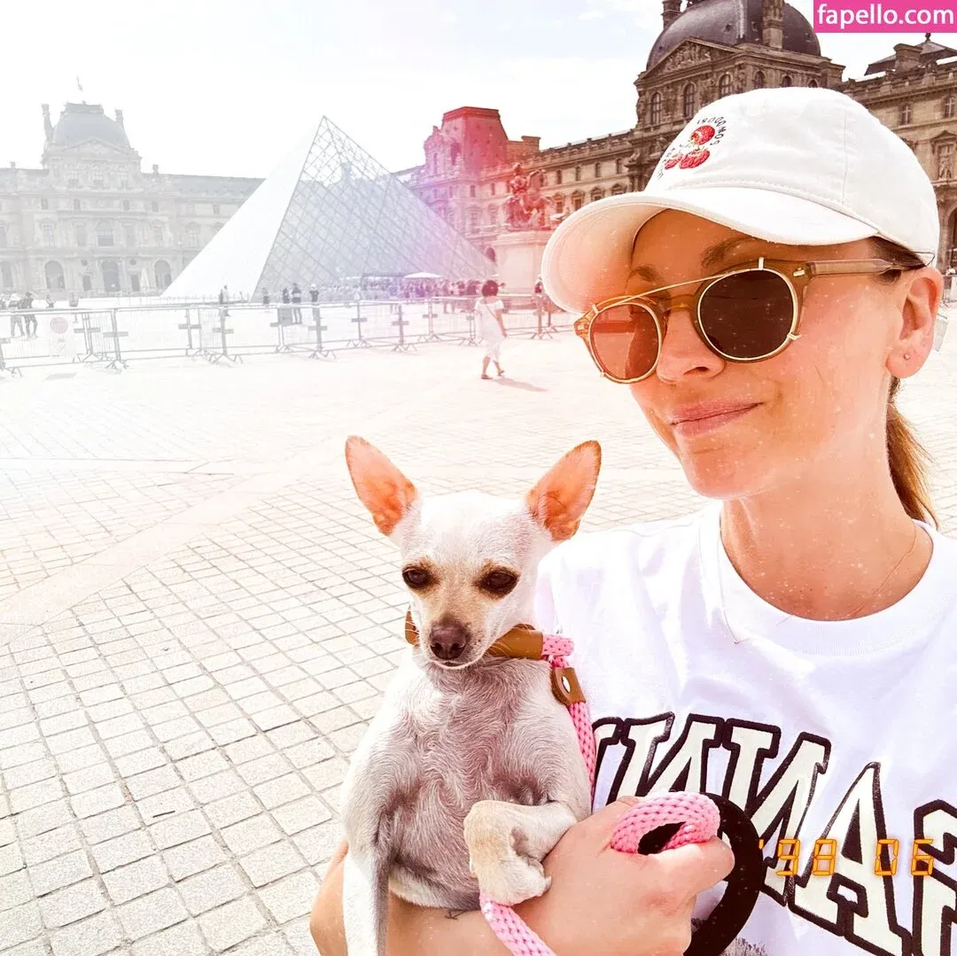 Kaley Cuoco Onlyfans Photo Gallery 