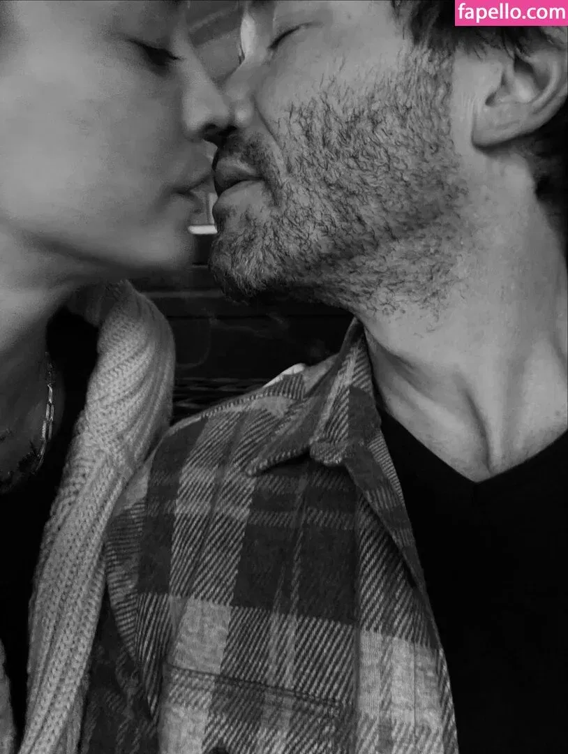 Kaley Cuoco Onlyfans Photo Gallery 