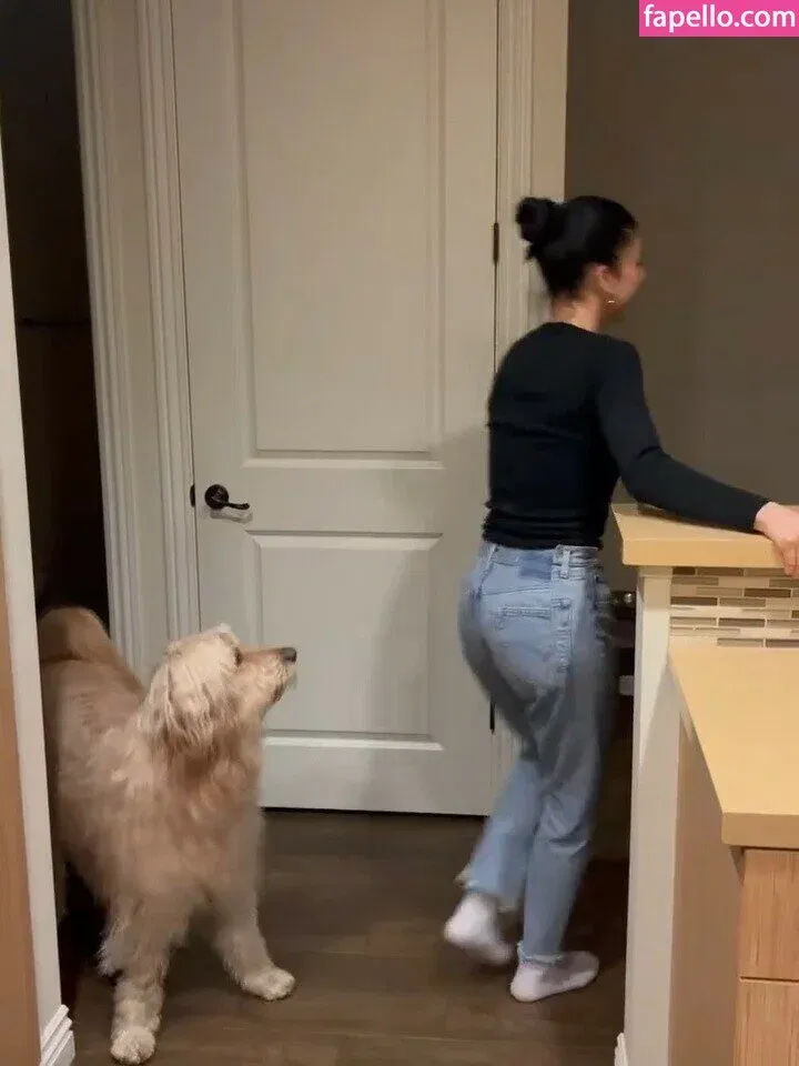 Kaley Cuoco Onlyfans Photo Gallery 