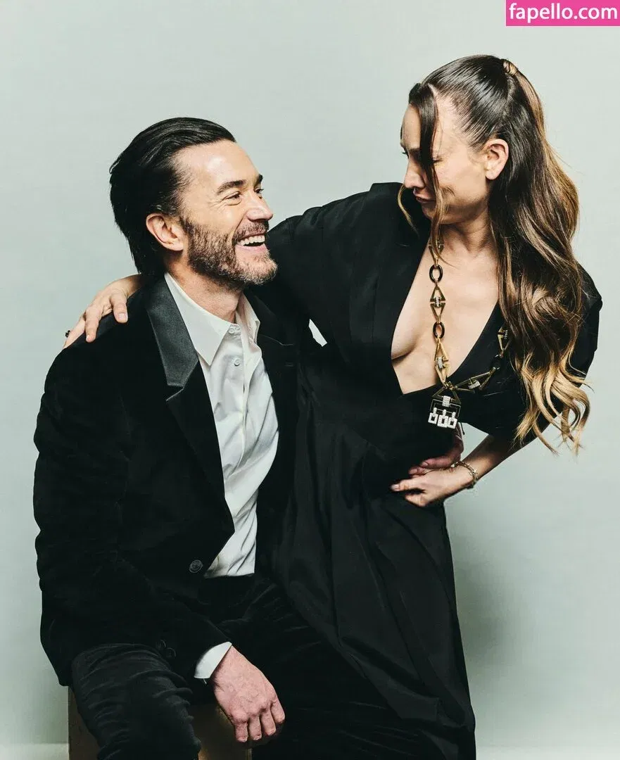 Kaley Cuoco Onlyfans Photo Gallery 