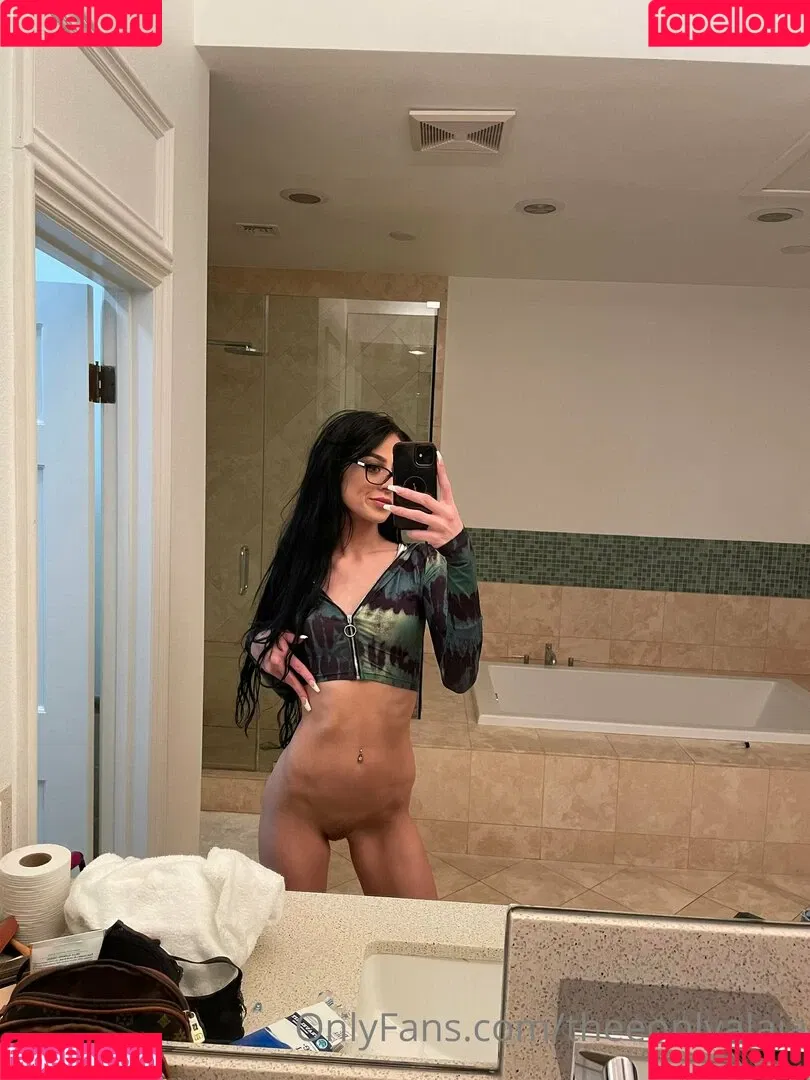 theeonlyalaia Onlyfans Photo Gallery 