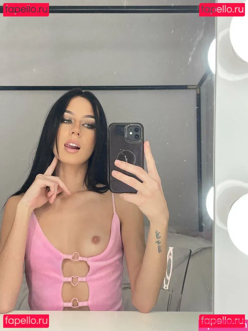 theeonlyalaia Onlyfans Photo Gallery 