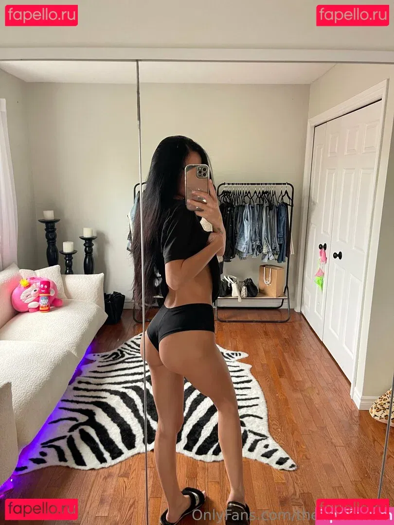 theeonlyalaia Onlyfans Photo Gallery 