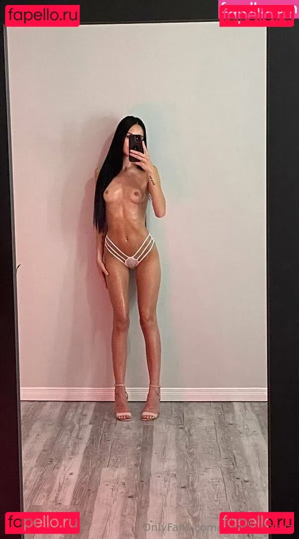 theeonlyalaia Onlyfans Photo Gallery 