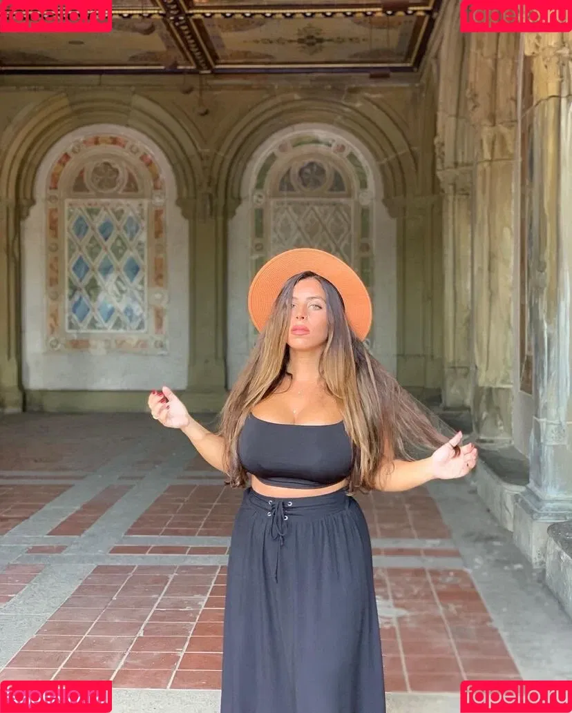 Tami Bar Onlyfans Photo Gallery 