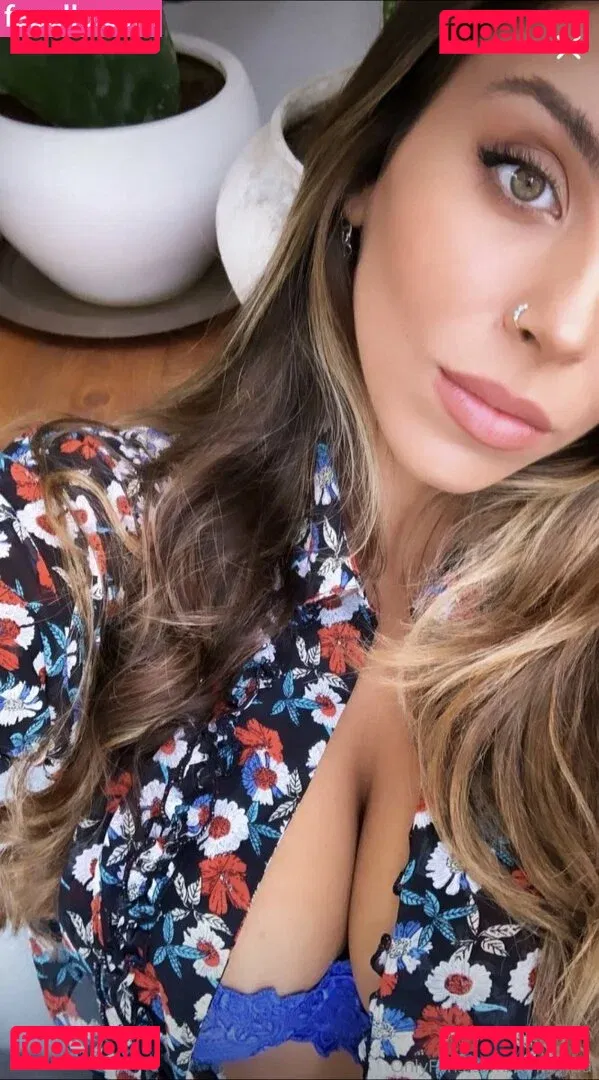 Tami Bar Onlyfans Photo Gallery 