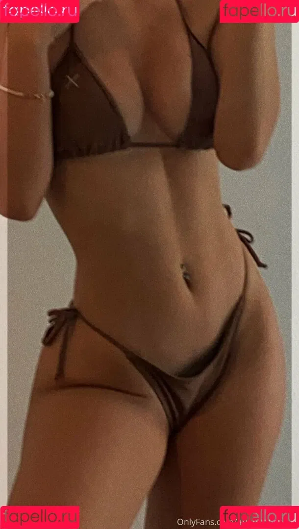 Arianna Flowers Onlyfans Photo Gallery 