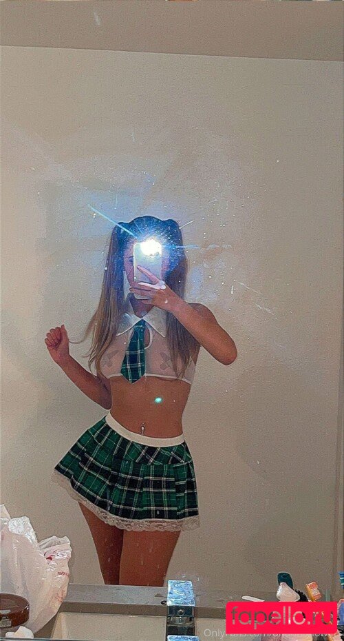 Arianna Flowers Nude Onlyfans Photo 13