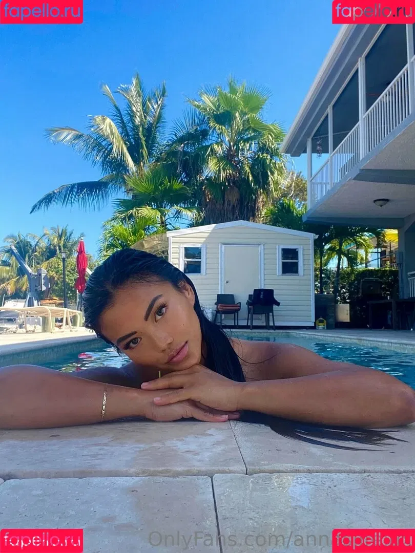 annaslifelux Onlyfans Photo Gallery 