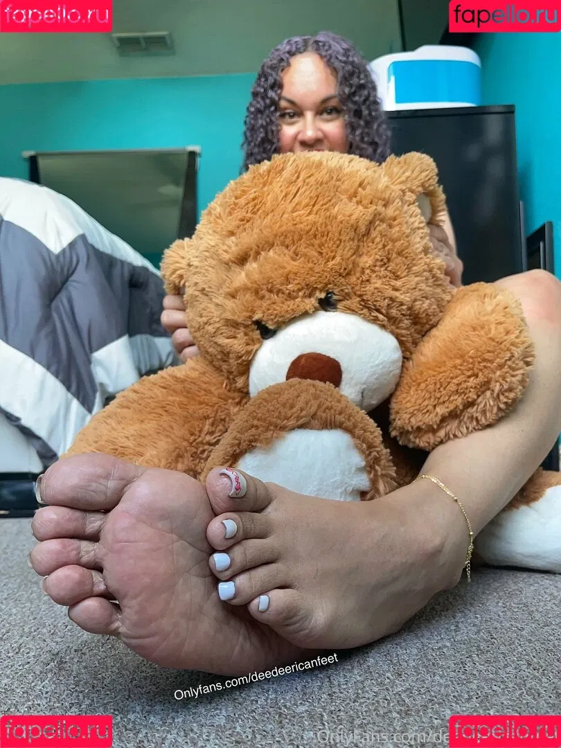 deedeericanfeet Onlyfans Photo Gallery 