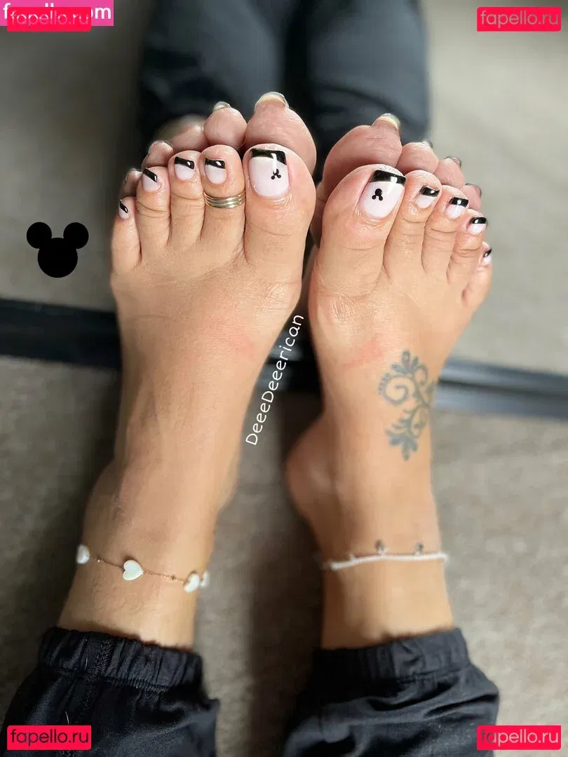 deedeericanfeet Onlyfans Photo Gallery 