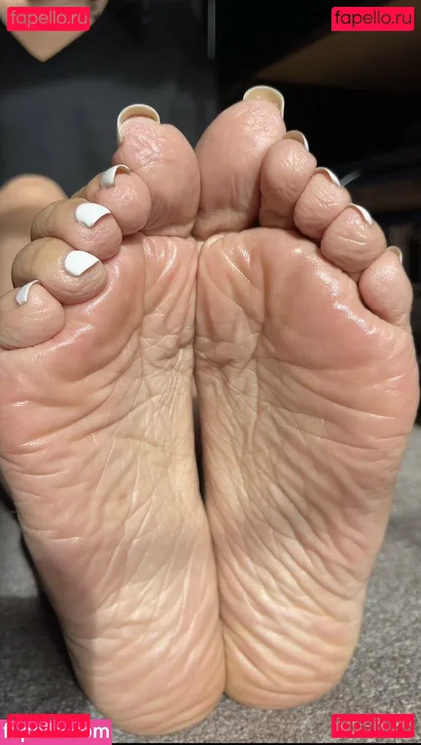 deedeericanfeet Onlyfans Photo Gallery 