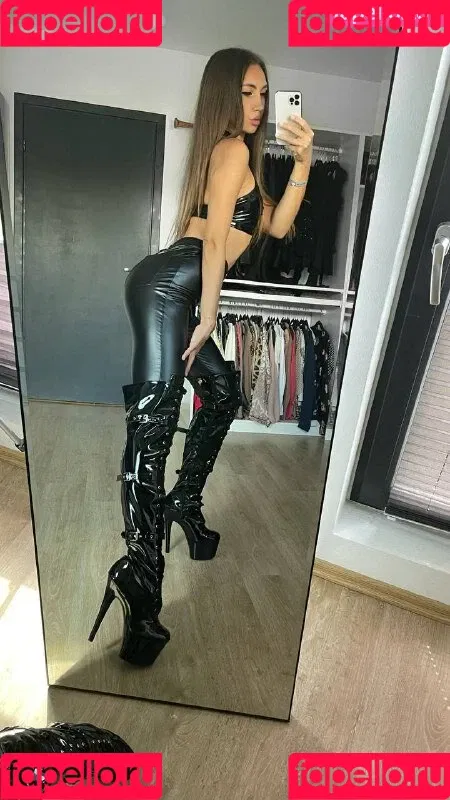 Anita Flexi Onlyfans Photo Gallery 