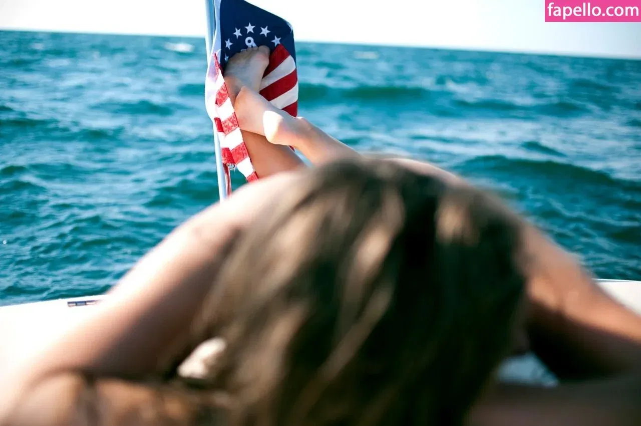 Melissa Benoist Onlyfans Photo Gallery 