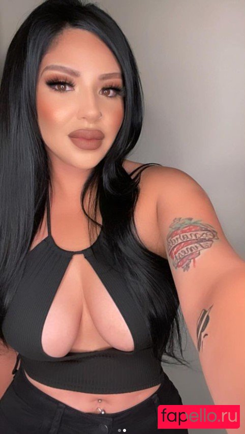 Champagne Chronicles Nude Onlyfans Photo 6