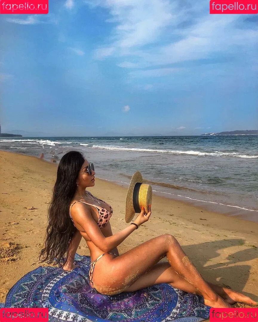 roselynelq Onlyfans Photo Gallery 