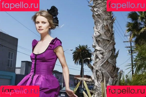 Anita Briem Onlyfans Photo Gallery 