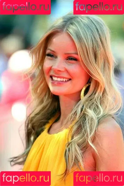 Anita Briem Onlyfans Photo Gallery 