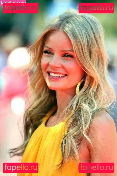 Anita Briem Onlyfans Photo Gallery 