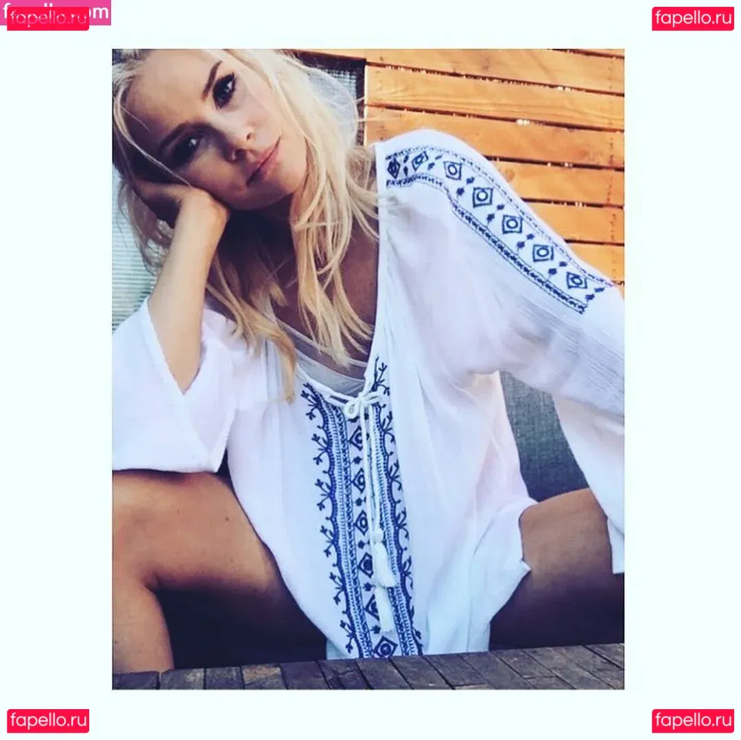 Anita Briem Onlyfans Photo Gallery 