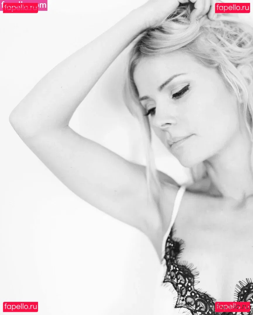 Anita Briem Onlyfans Photo Gallery 