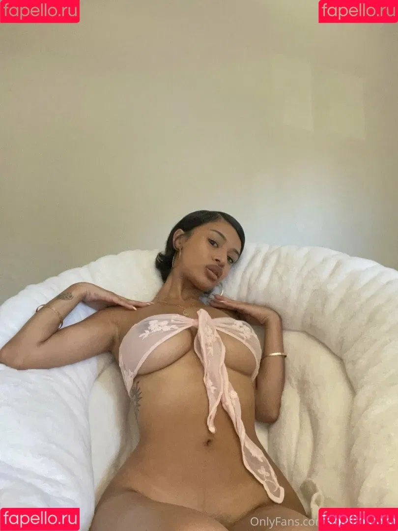 Smokianaaa Onlyfans Photo Gallery 