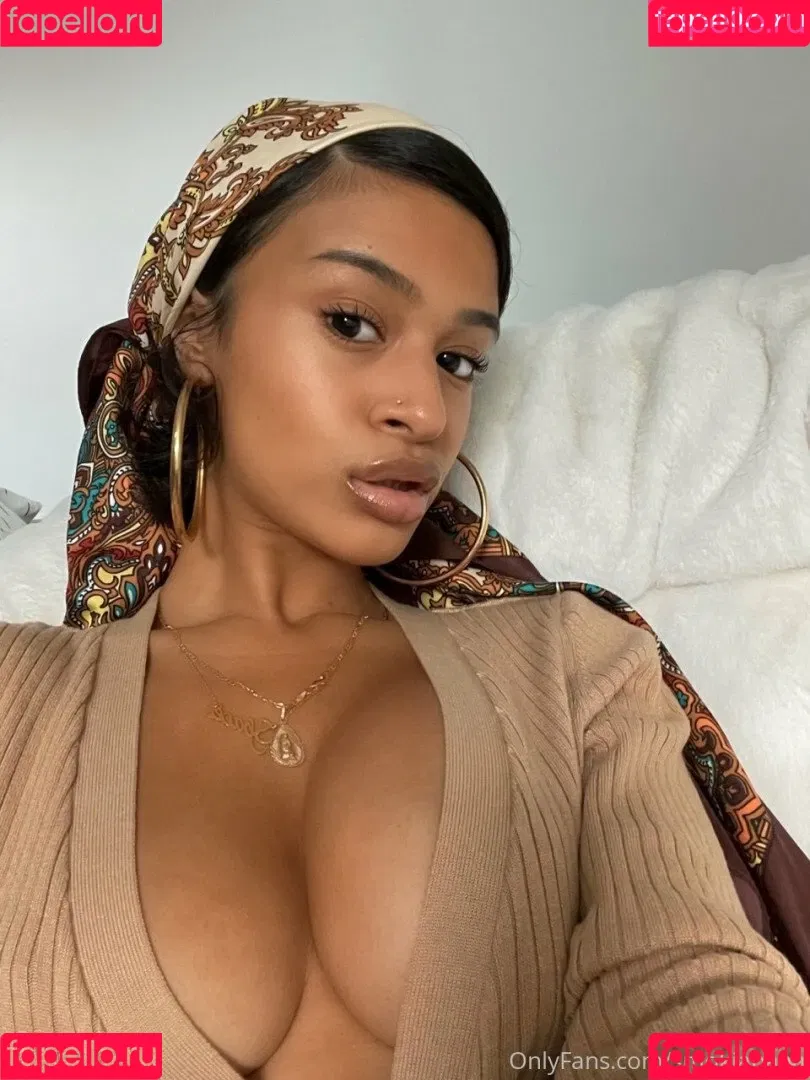 Smokianaaa Onlyfans Photo Gallery 