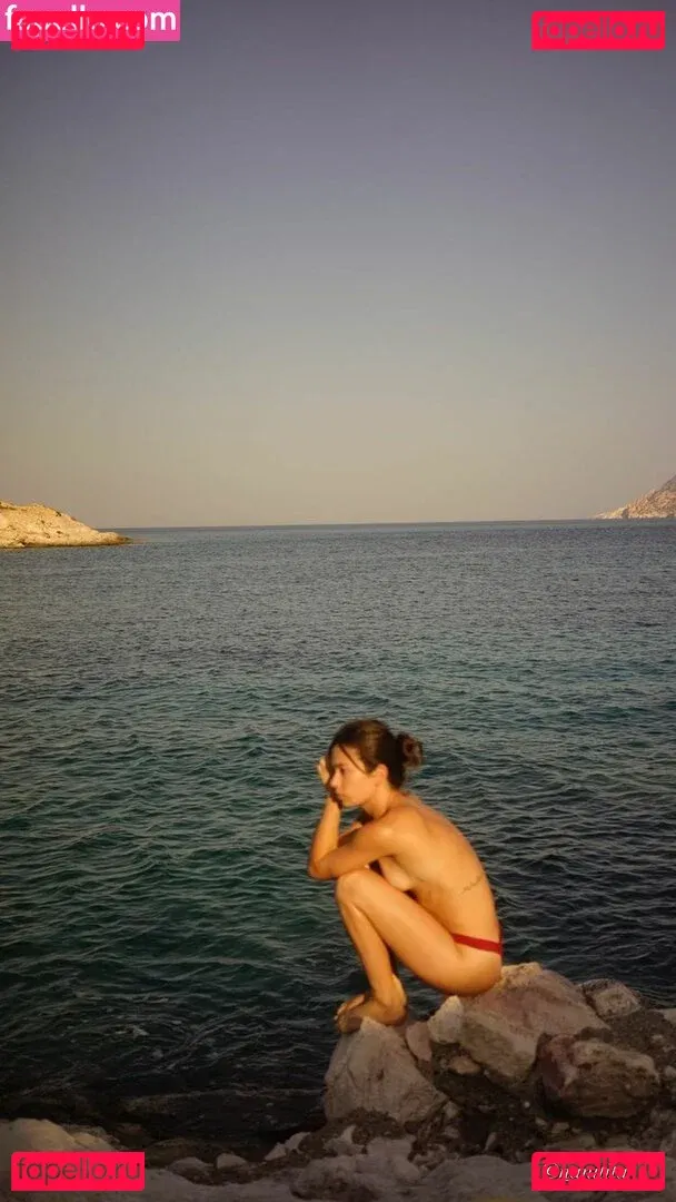 Greta Fernández Onlyfans Photo Gallery 