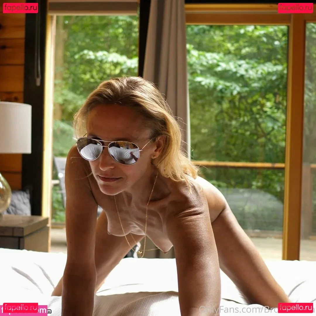 Brooke Kora Onlyfans Photo Gallery 