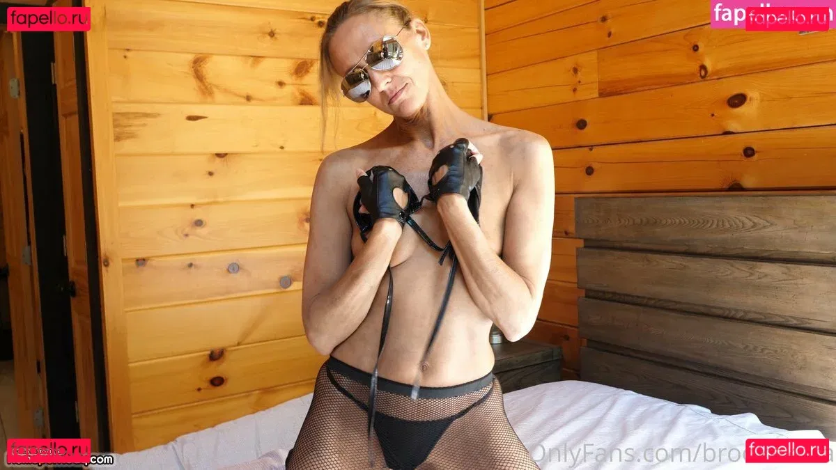 Brooke Kora Onlyfans Photo Gallery 