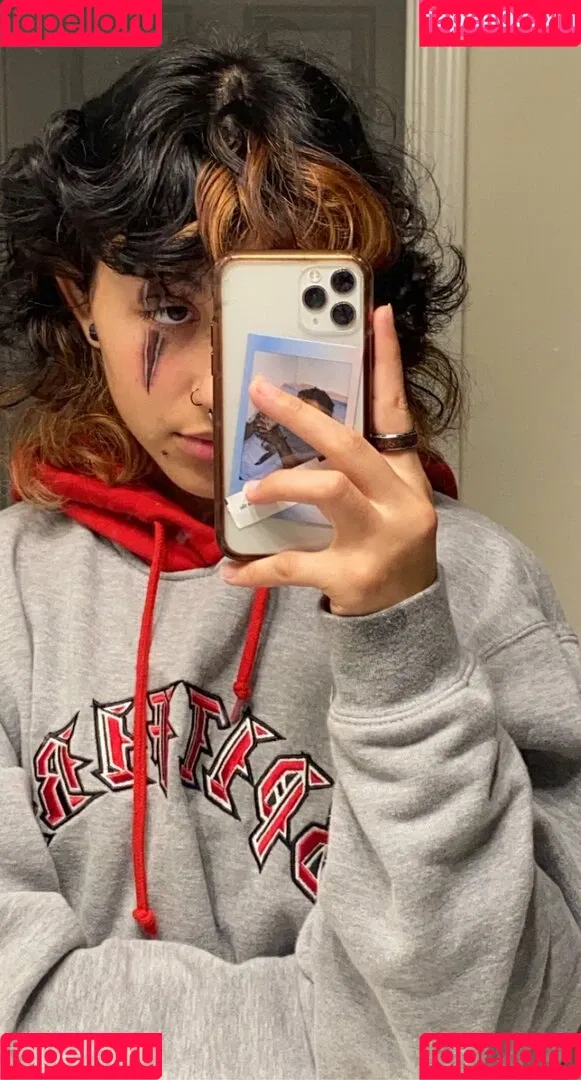 Suedmza Onlyfans Photo Gallery 