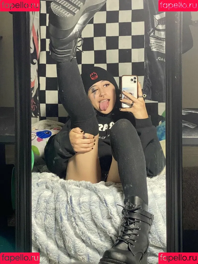 Suedmza Onlyfans Photo Gallery 