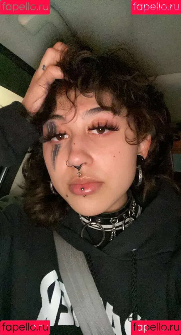 Suedmza Onlyfans Photo Gallery 