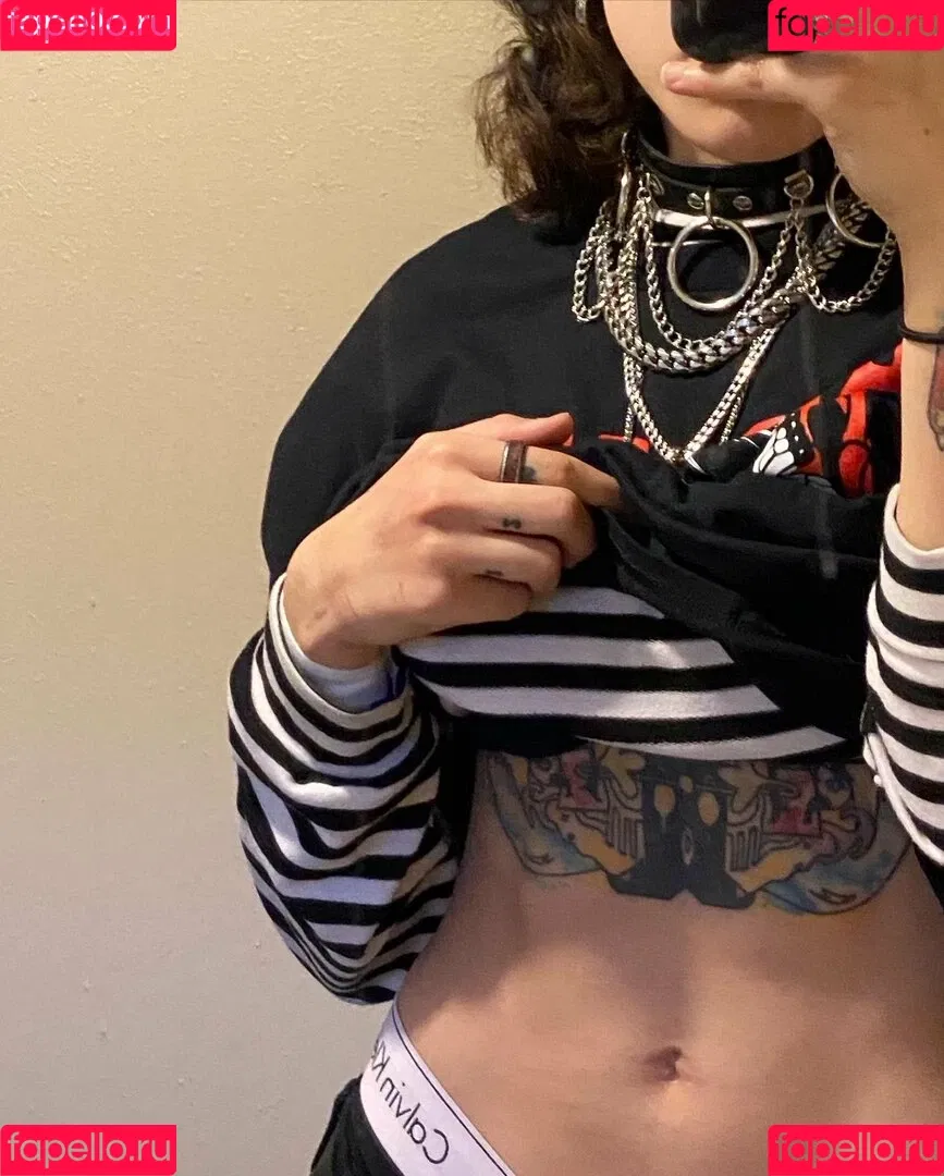 Suedmza Onlyfans Photo Gallery 