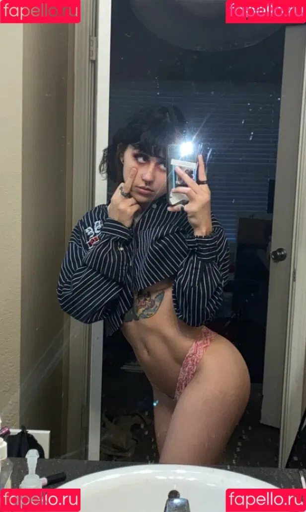 Suedmza Onlyfans Photo Gallery 