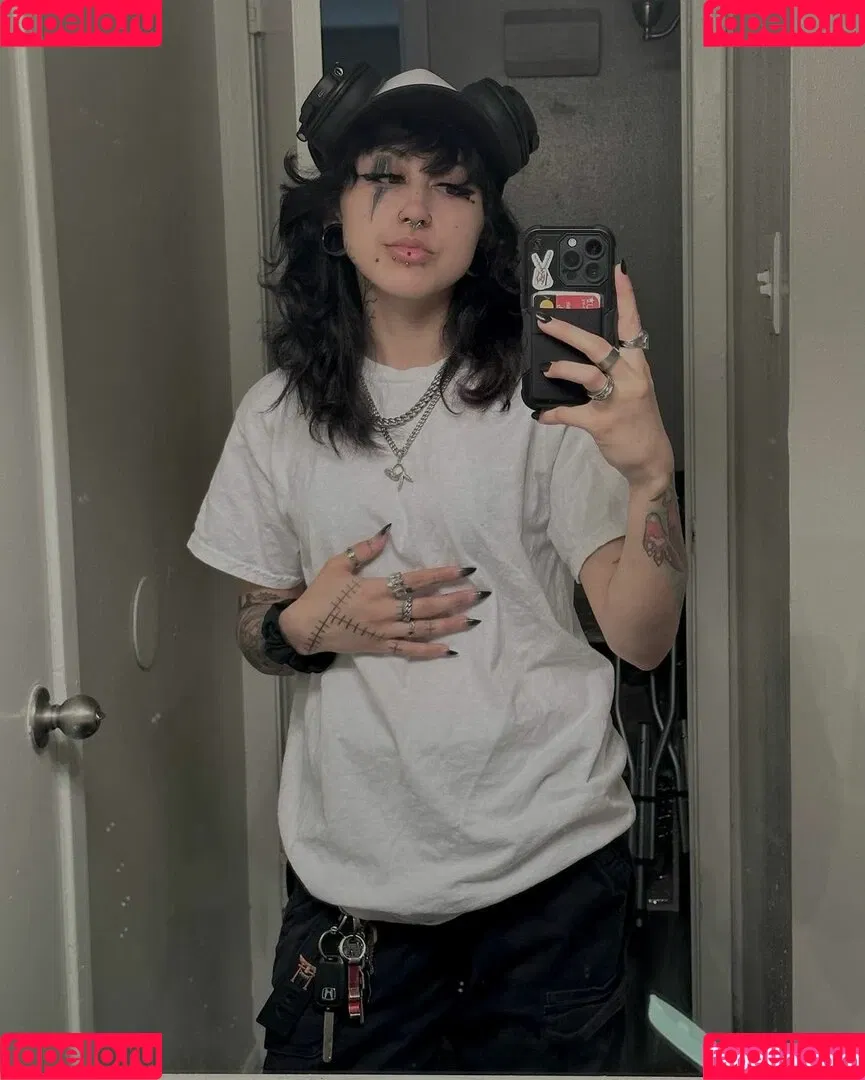 Suedmza Onlyfans Photo Gallery 