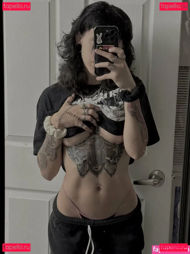 Suedmza Onlyfans Photo Gallery 