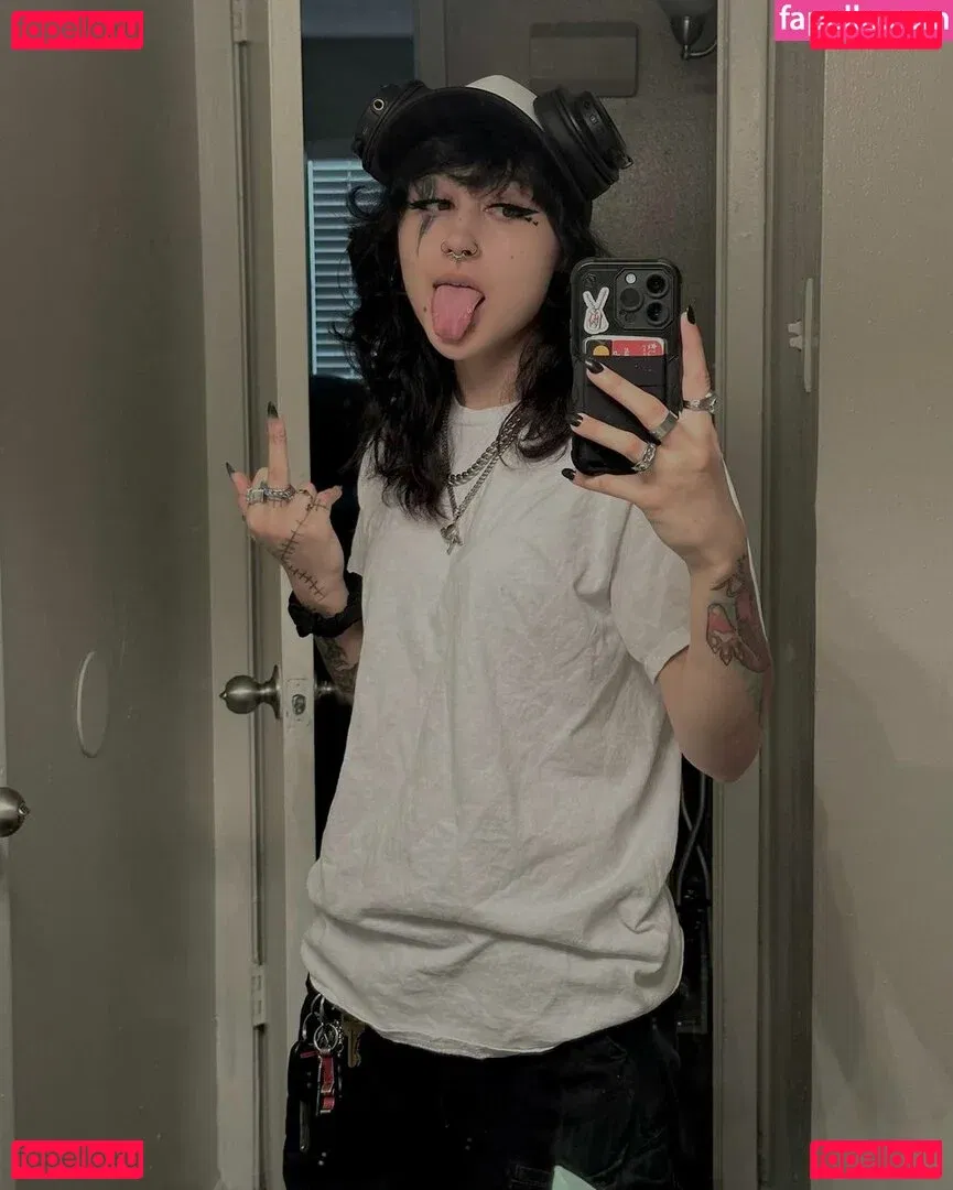 Suedmza Onlyfans Photo Gallery 